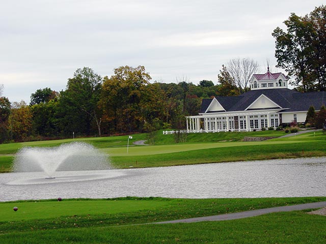 Golf Courses - Lazy Swan clubhouse